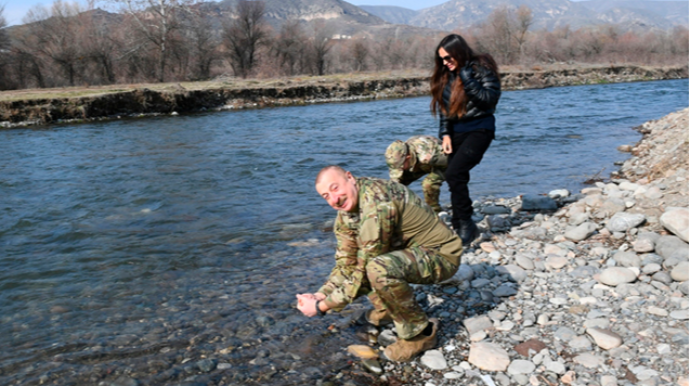 Prezidentlə ailəsinin dünənki səfərdən - Fotoları