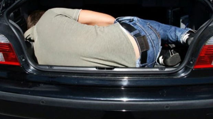 Yoldakı qəza kannibalizmin üstünü açdı:  “Dilini kəsdim, bişirdim, dadlı deyildi” - FOTO