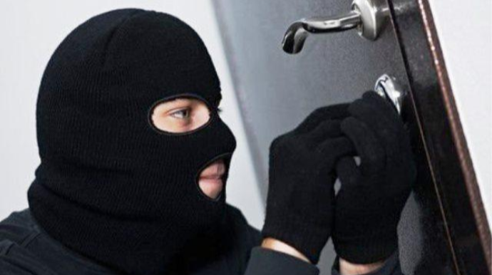 Bakıda 133 min manatlıq dələduzluq edən şəxs tutuldu