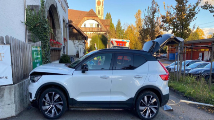 Şənbə günü bahalı avtomobil aldı, bazar günü qəza törətdi 