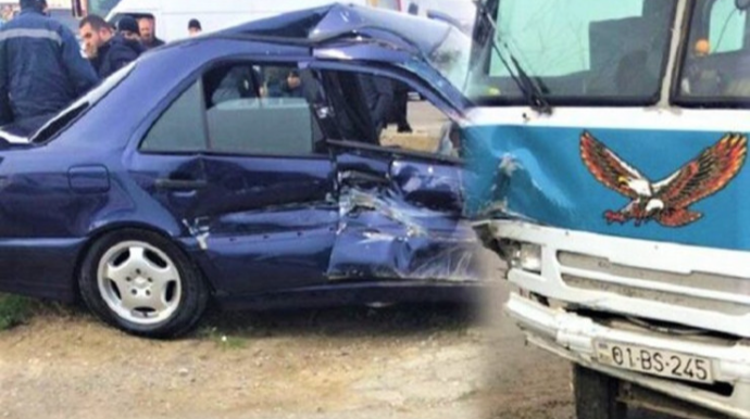 Bakıda maşın avtobusla TOQQUŞDU:  Ölən var