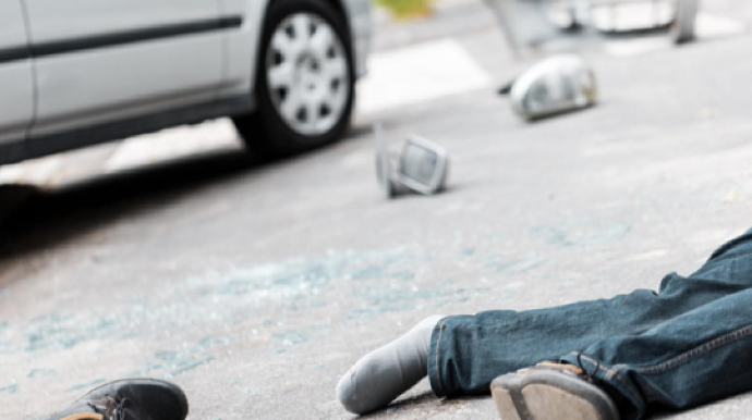 Naxçıvanda 22 yaşlı oğlanı maşın vurdu 