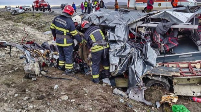 Rusiyada mikroavtobus qəzaya düşdü: 5 nəfər öldü 