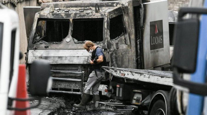 İçərisində milyon avronun olduğu inkassator qarət edildi  - FOTO