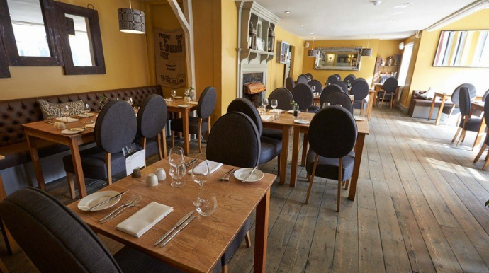 Şabranda çayxana sahibi və müştəriləri cərimələndi  - FOTO