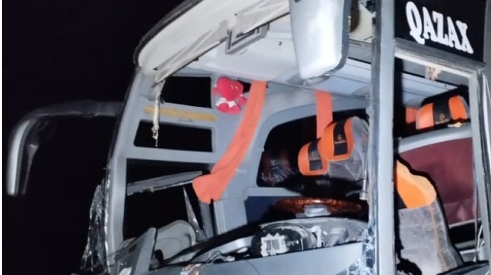 Məktəblilərin qəzaya düşdüyü avtobusun görüntüləri - VİDEO