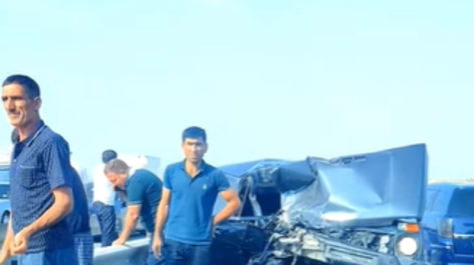 Ələtdə "Niva" "Toyota"  ilə toqquşdu - Xəsarət alanlar var - VİDEO