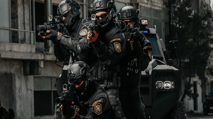 Narkotik satışını təşkil edənlərə və silahlı şəxslərə qarşı əməliyyatlar keçirilib - VİDEO - FOTO