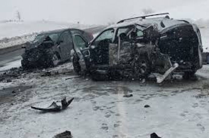 “Lada” “Hyundai”la toqquşdu: 3 ölü, 8 yaralı