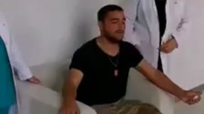 Yaralı əsgərimiz “Qarabağ şikəstəsi” ifa etdi  - VİDEO