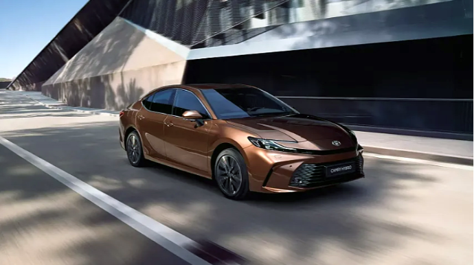 Государственные автомобили вновь выставлены на аукцион: Toyota Camry от 10 500 манатов 