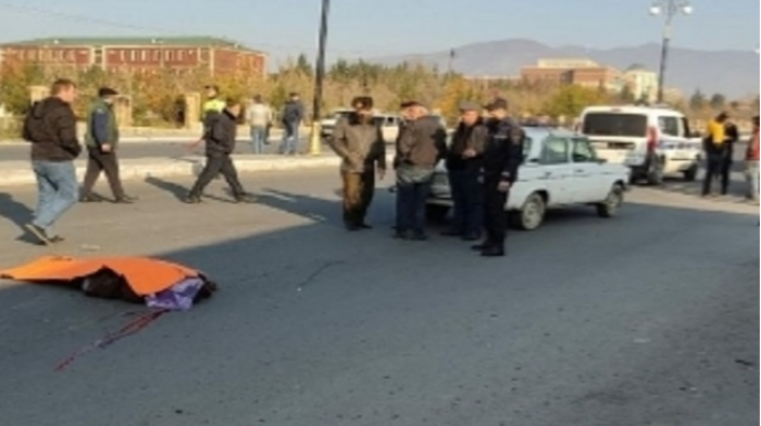 Bərdədə avtomobil iki qadını vurub, ölən var 