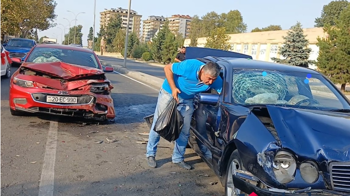 Toya gedənlər qəzaya düşdülər - Çox sayda yaralı var - FOTO 