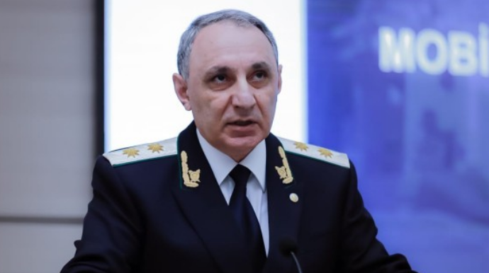 Baş prokurordan 11 yaşlı qızı zorlayan şəxslə bağlı AÇIQLAMA 