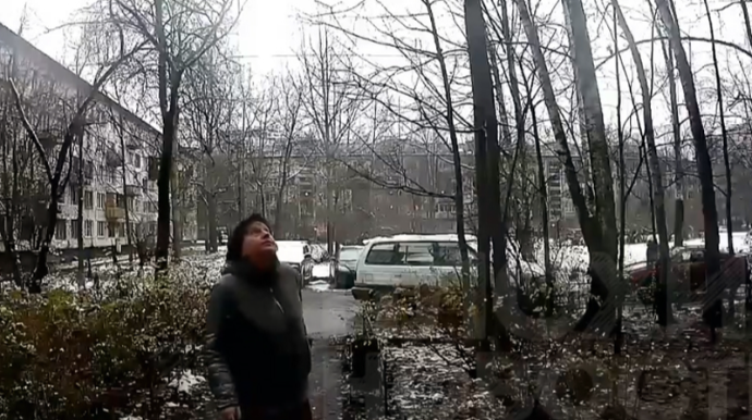 Gözləri zəif görür, vəsiqəsi də yoxdur – Qadını maşınla vurub asfaltda sürüdü - VİDEO