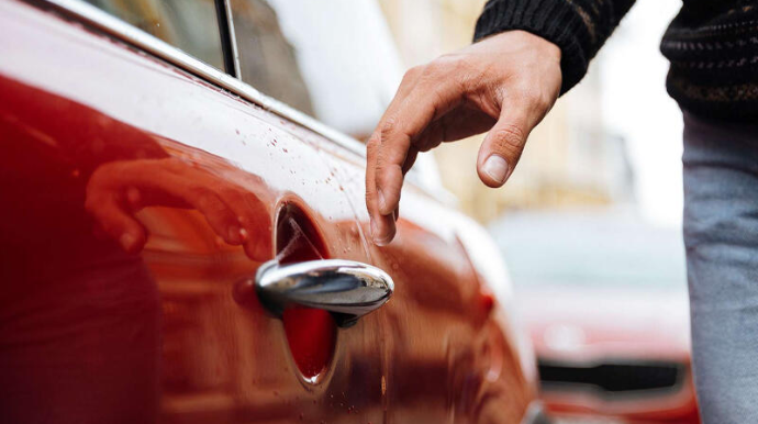 Avtomobil ehtiyat hissələrini oğurlayan şəxs saxlanıldı 