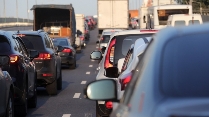 Paytaxt yollarının bitməyən tıxac dərdi: Problemi necə həll etməli? 