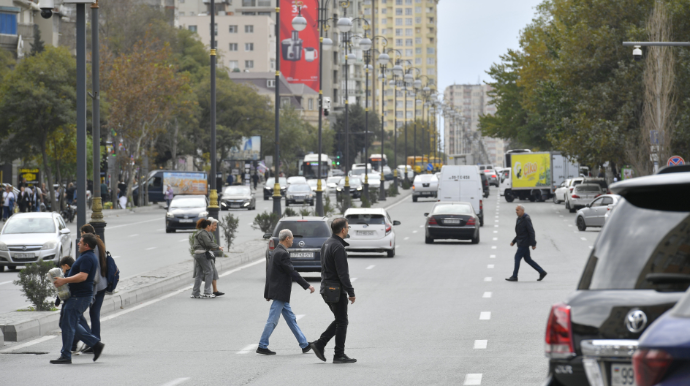 “Yolu uşaq arabası ilə, körpələrlə birgə keçirlər...” – qaydaları pozan piyadalarla bağlı REPORTAJ VİDEO 