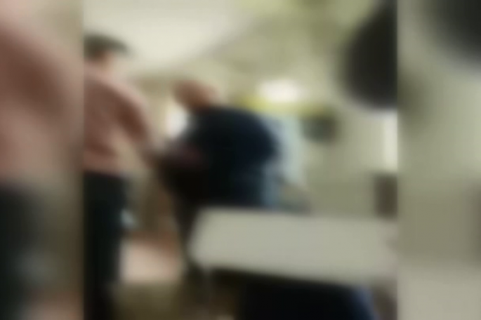 Bakıda müəllimlə şagird arasında mübahisə yarandı - VİDEO