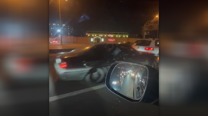 Bakıda zəncirvari qəza  - 10-a yaxın maşın bir-birinə çırpıldı - VİDEO 