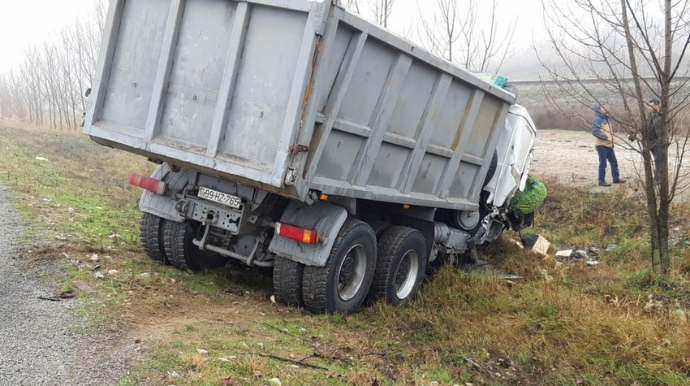 Şabranda "Shacman"la mikroavtobus toqquşub, yaralananlar var 