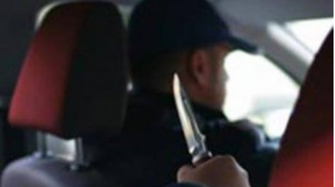 Azərbaycanda qadın taksi sürücüsünü bıçaqladı 