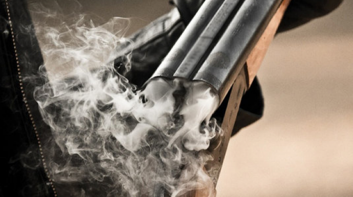 Keçmiş məhkumdan silah və narkotik götürülüb 