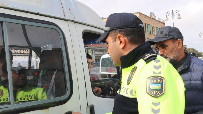 Bakıda qeyri-müntəzəm sərnişin daşıyan sürücülərə qarşı reyd keçiridi  - FOTO