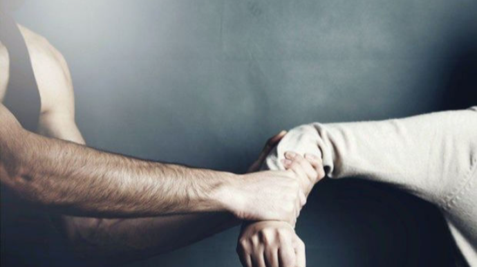 Maşında yoxlama aparıldı: Qız zorla qaçırıldığını dedi 