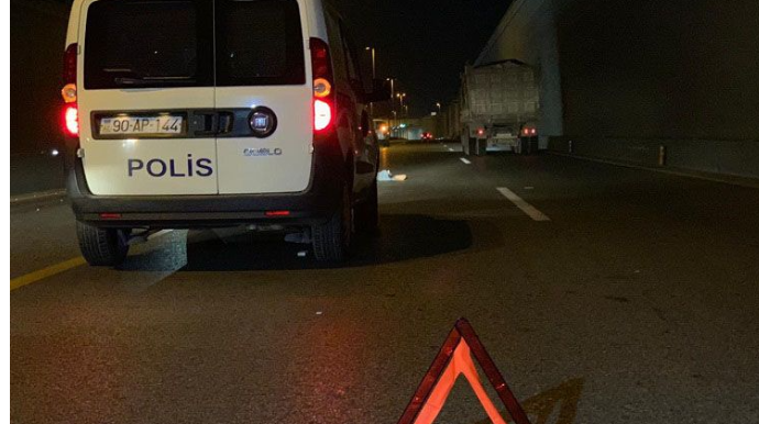 Novxanı yolunda yük maşını piyadanı vurdu