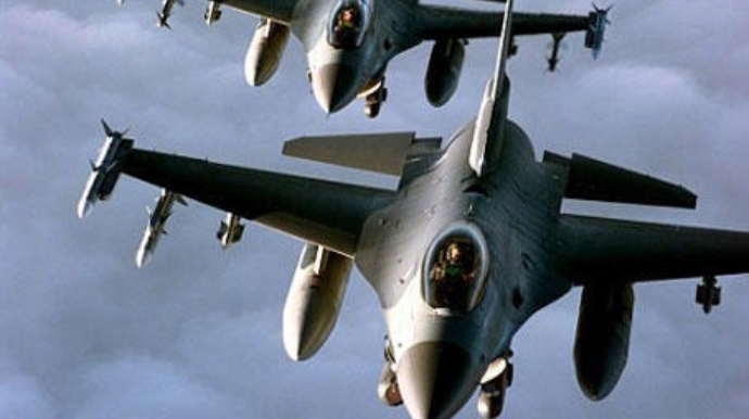 Çin qırıcılarının ABŞ təyyarəsi ilə “hava rəqsi” - VİDEO 