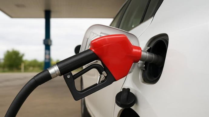 ABŞ-də benzinin qiyməti yayadək 3 dollardan aşağı düşə bilər