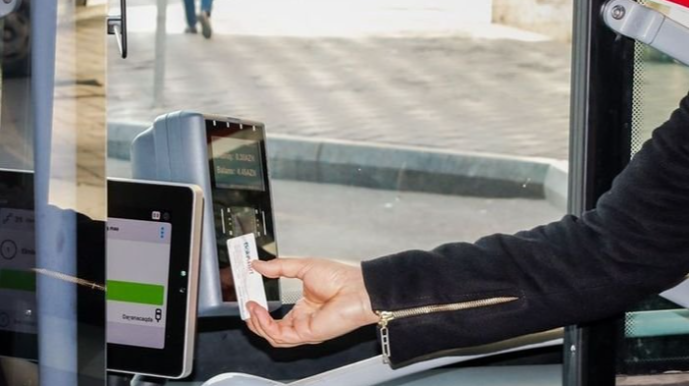 Bakıda iki avtobusda nağdsız ödəniş tətbiq olunacaq