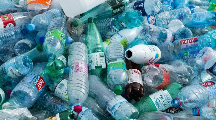 Alimlərdən YENİ KƏŞF  - 1 saat ərzində plastik materiallar reaktiv yanacağa çevriləcək