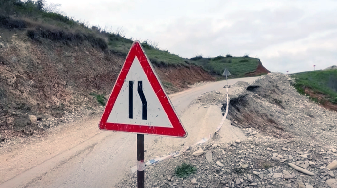 Şamaxı-Qonaqkənd yolunda qorxulu vəziyyət - Sürücülər şikayət edirlər - VİDEO 