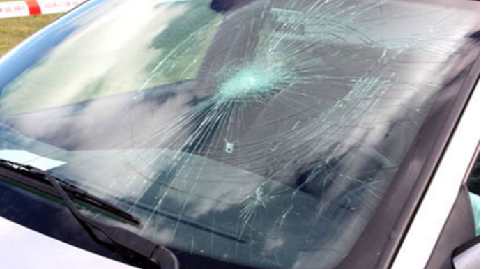 Sumqayıtda avtomobilin şüşələrini sındıran şəxs saxlanıldı 