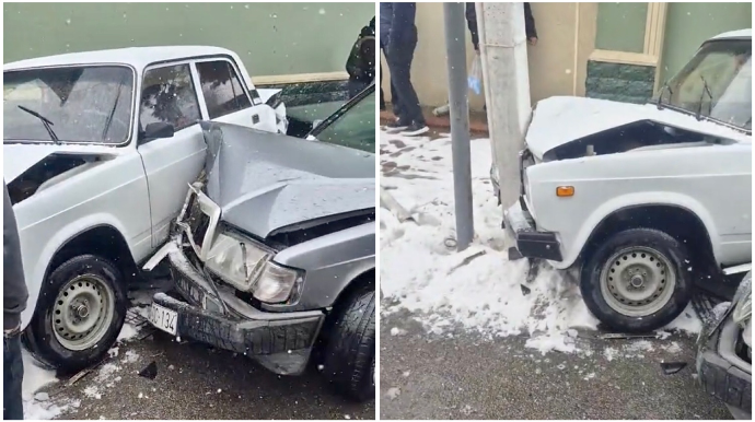 Zəncirvari qəza: Toqquşan maşınlar yol kənarındakı “VAZ”a çırpıldılar - VİDEO