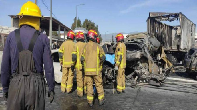 İkimərtəbəli avtobus qəzaya uğradı, 20 nəfər öldü 