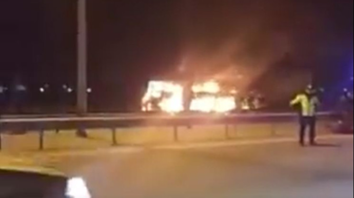 Bakıda TIR yandı   - VİDEO