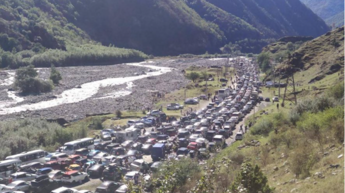 Ruslar Gürcüstana piyada gedəcəklər 