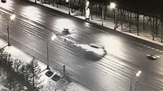Moskvada “Taksi”nin əks yola çıxaraq mikroavtobusla toqquşdu