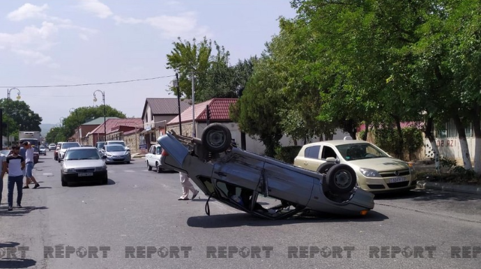 Qubada iki avtomobil toqquşub, xəsarət alanlar var - FOTO