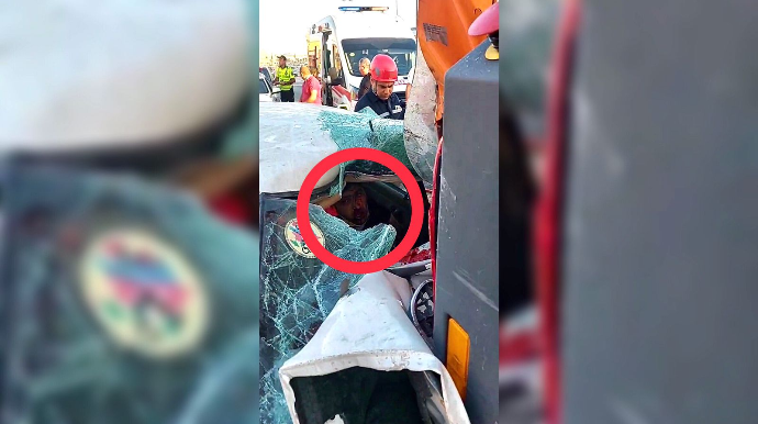 “AzSamand” zibil daşıyan maşının altına girdi, sürücü qan içində qaldı   - VİDEO