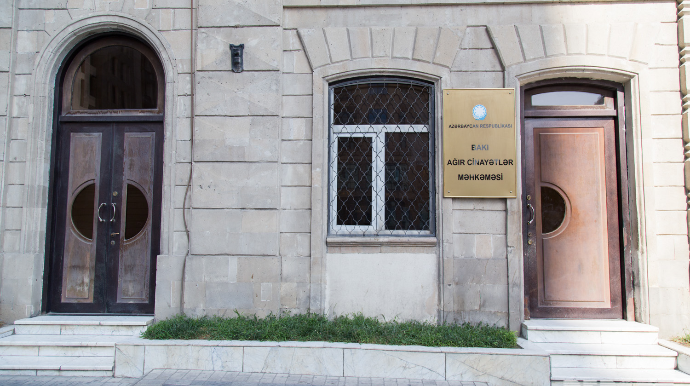 Bakıda qadını öldürmək istəyən şəxs hakim qarşısına çıxarılıb 