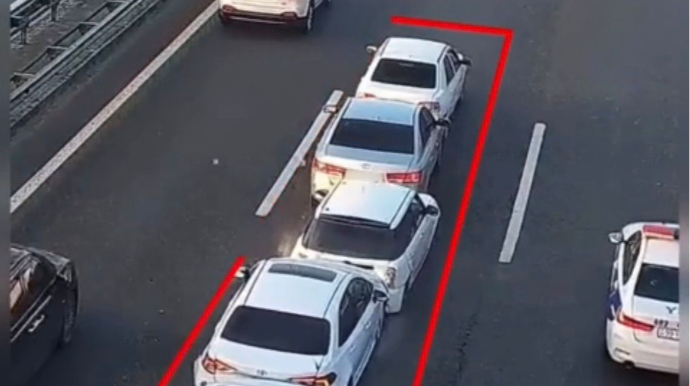 Ara məsafəsinin pozulması zəncirvari qəzaya səbəb oldu - VİDEO 