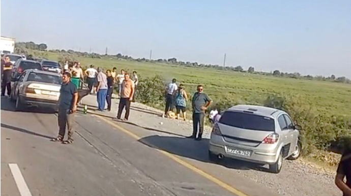 Kürdəmirdə “Mercedes” “Opel”ə çırpıldı   - VİDEO