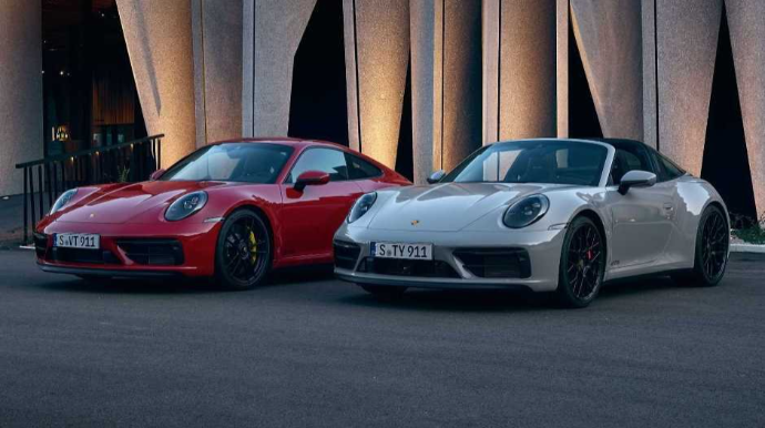 Porsche yeni 911 Carrera GTS sportkarını təqdim edib - FOTO