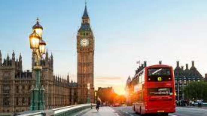 İngiltərədə fövqəladə vəziyyət elan olundu 