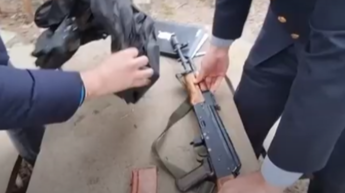 Bakıda əməliyyat keçirildi; 82 nəfər saxlanıldı, 5 kq narkotik və avtomat götürüldü  - VİDEO