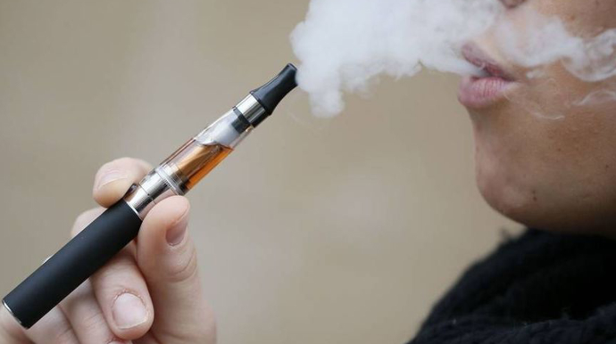 Bu ölkədə elektron siqaretlər qadağan edildi